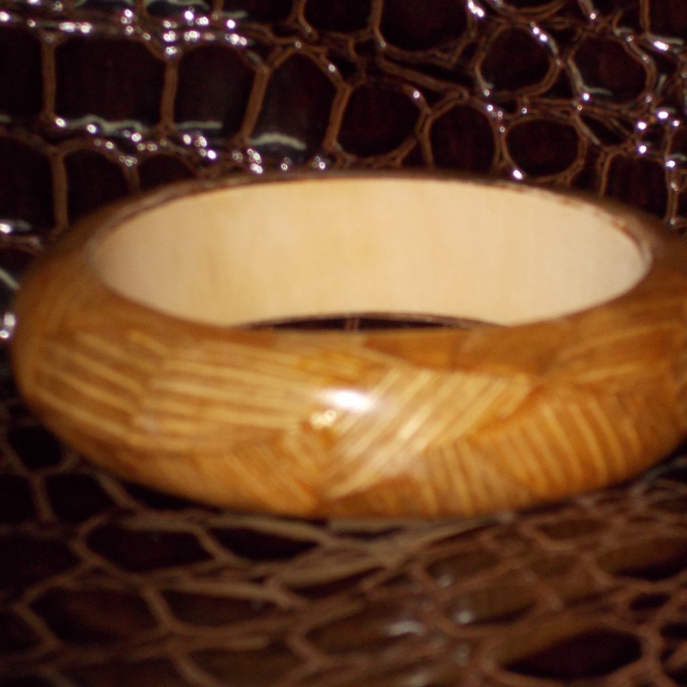 EUC Beautiful wood bangle bracelet